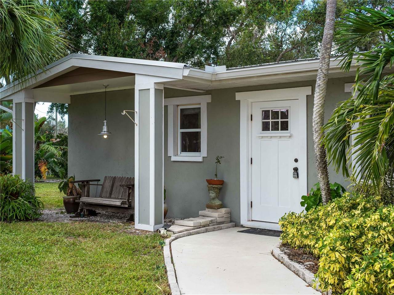 32 Bay Avenue, Osprey, FL 34229
