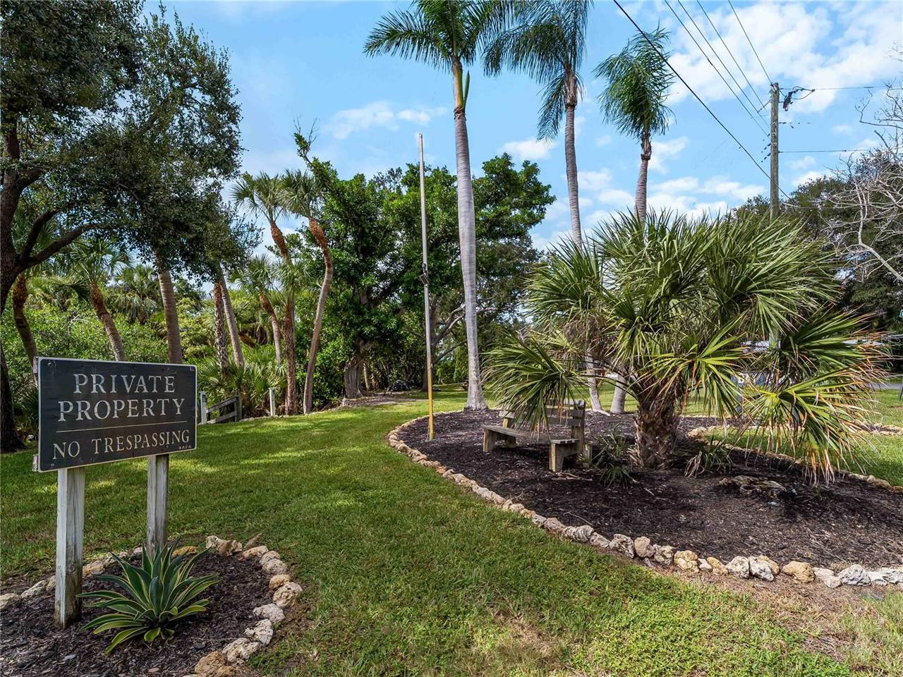 32 Bay Avenue, Osprey, FL 34229
