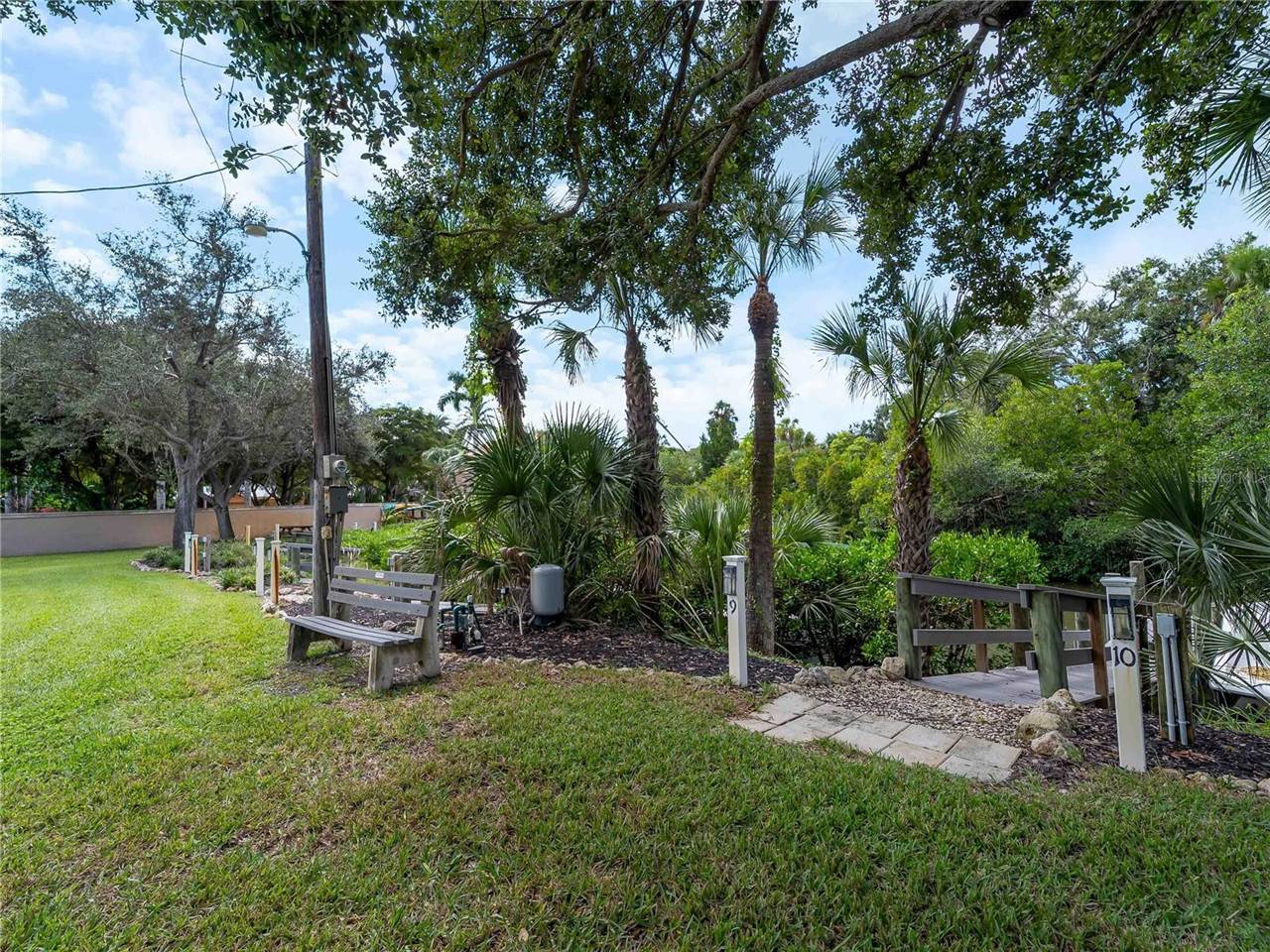 32 Bay Avenue, Osprey, FL 34229