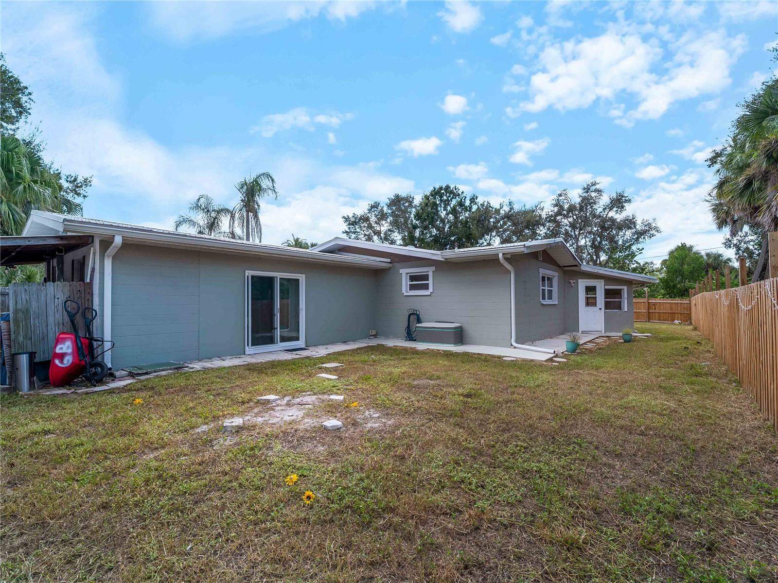 32 Bay Avenue, Osprey, FL 34229