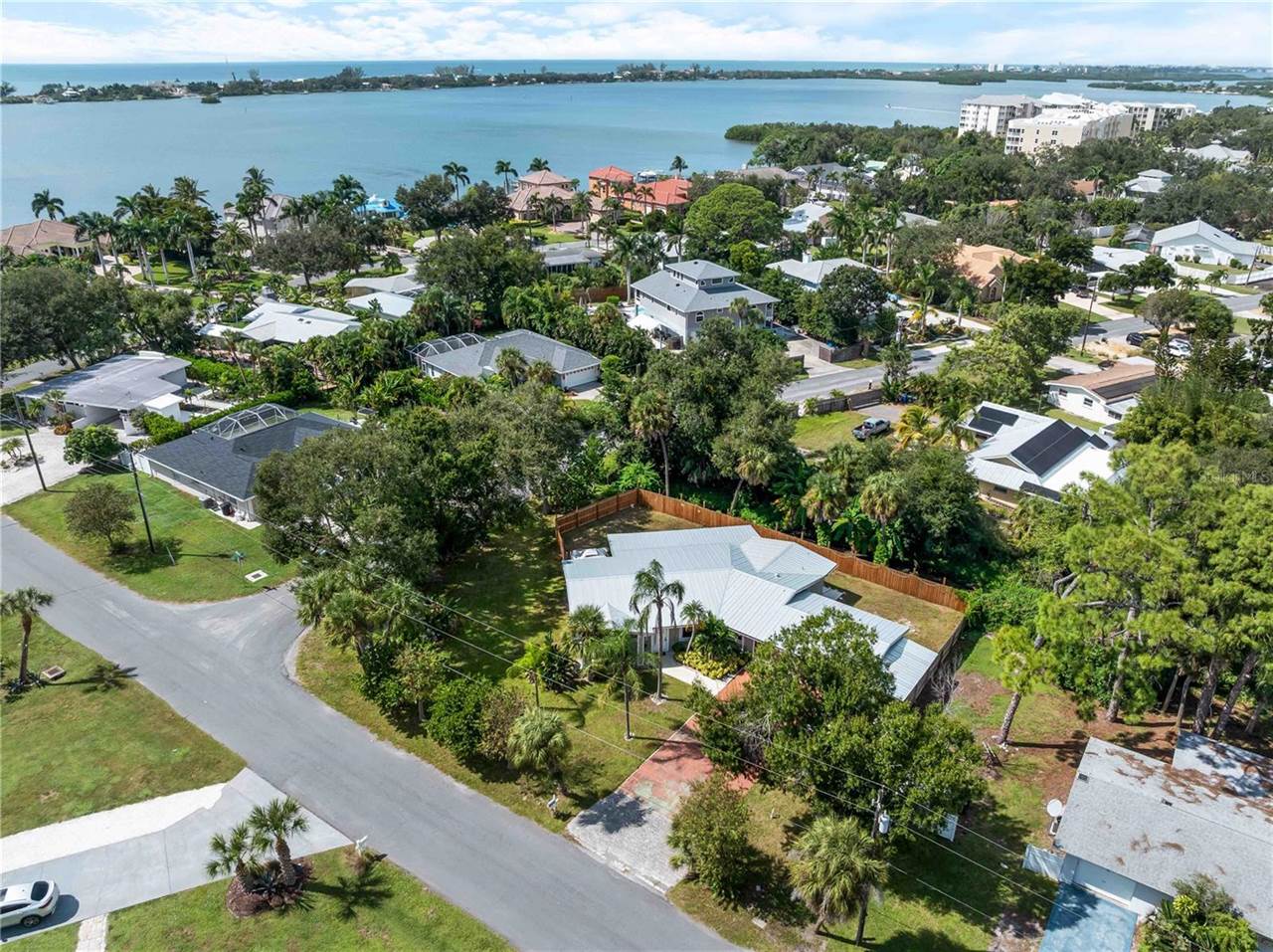 32 Bay Avenue, Osprey, FL 34229