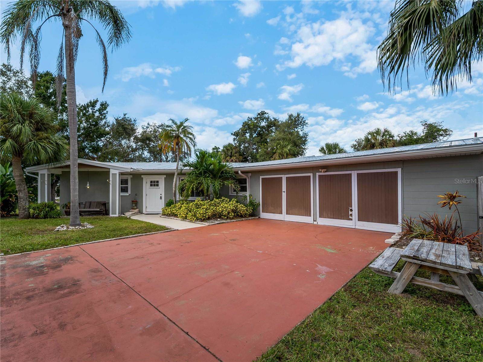 32 Bay Avenue, Osprey, FL 34229