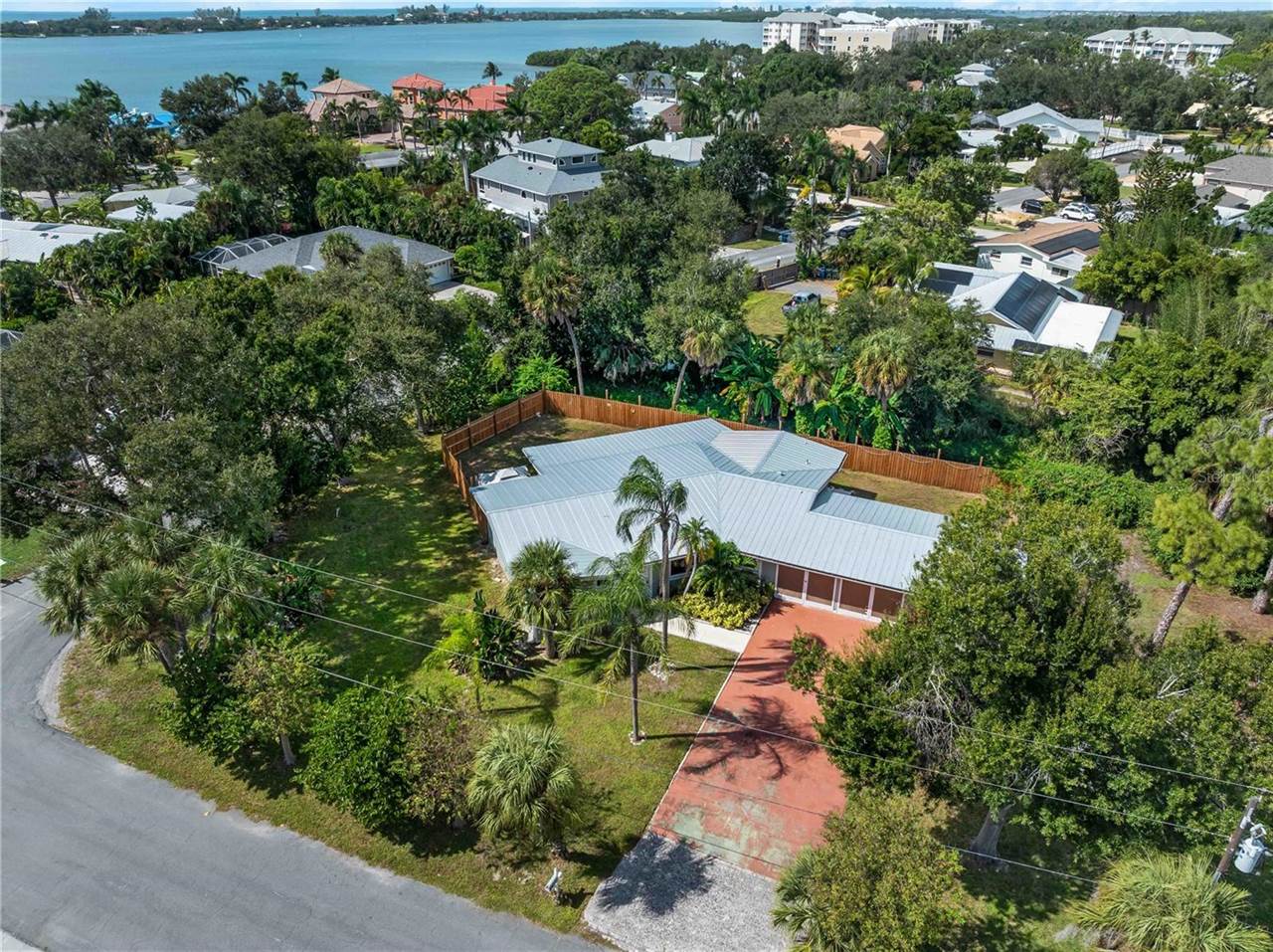 32 Bay Avenue, Osprey, FL 34229