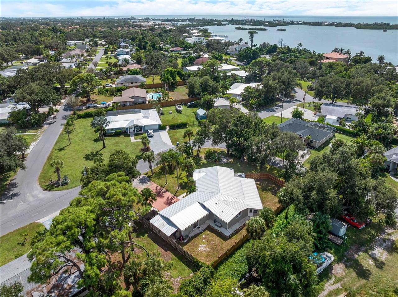 32 Bay Avenue, Osprey, FL 34229