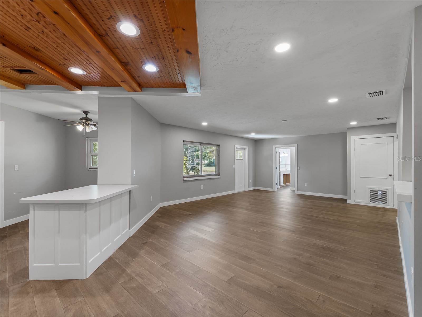 32 Bay Avenue, Osprey, FL 34229