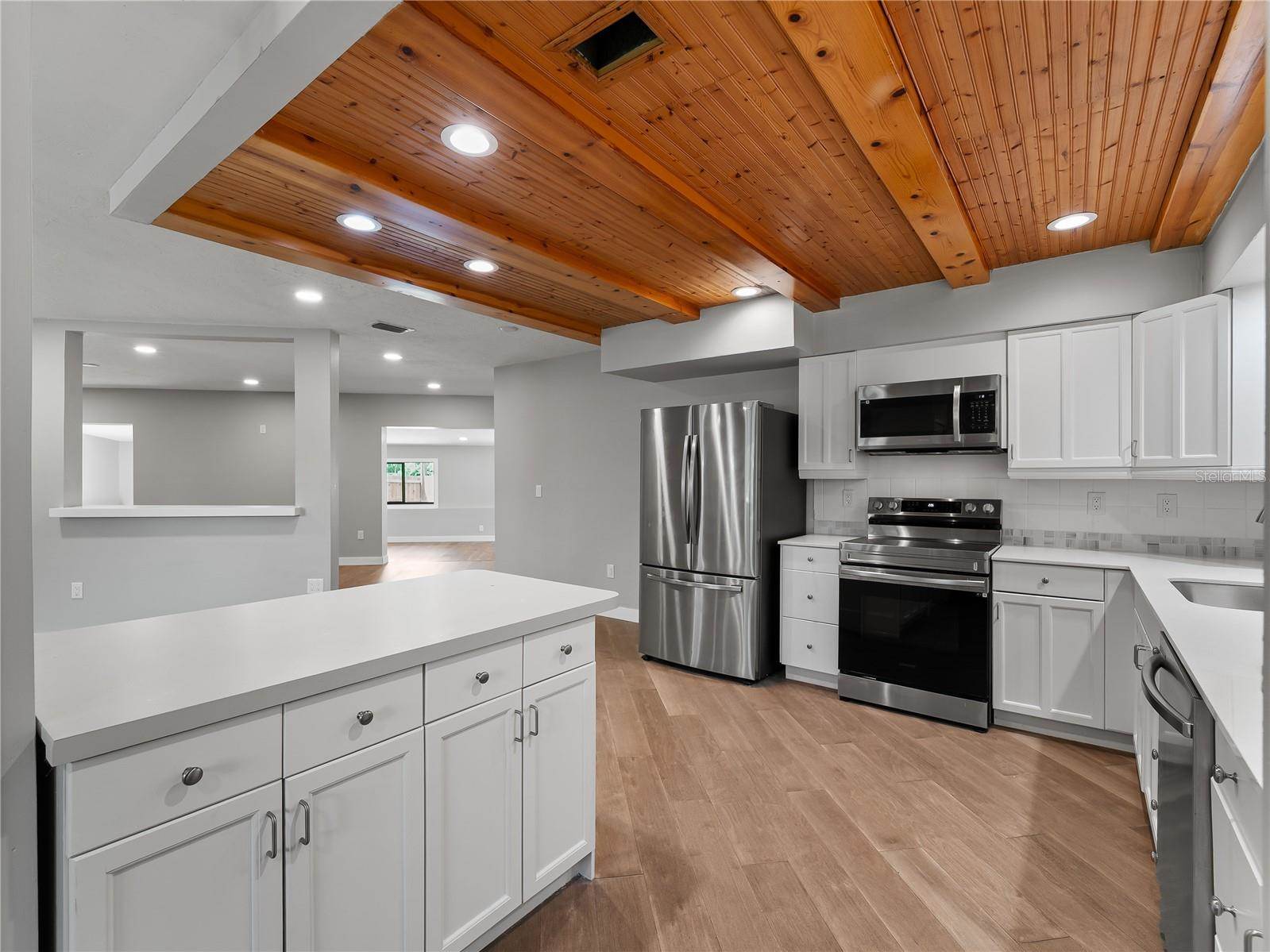 32 Bay Avenue, Osprey, FL 34229