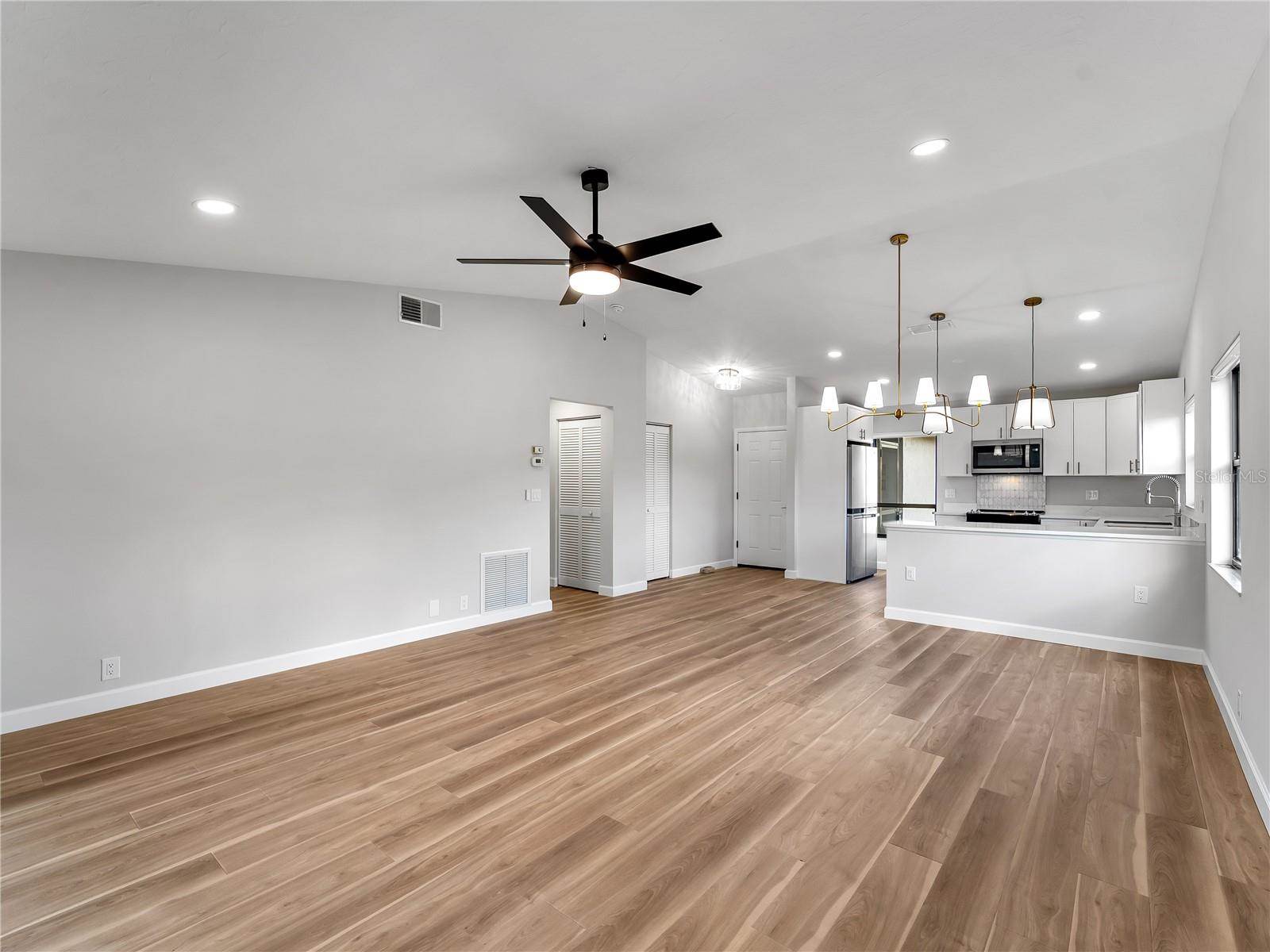 1711 Curry Avenue, Nokomis, FL 34275