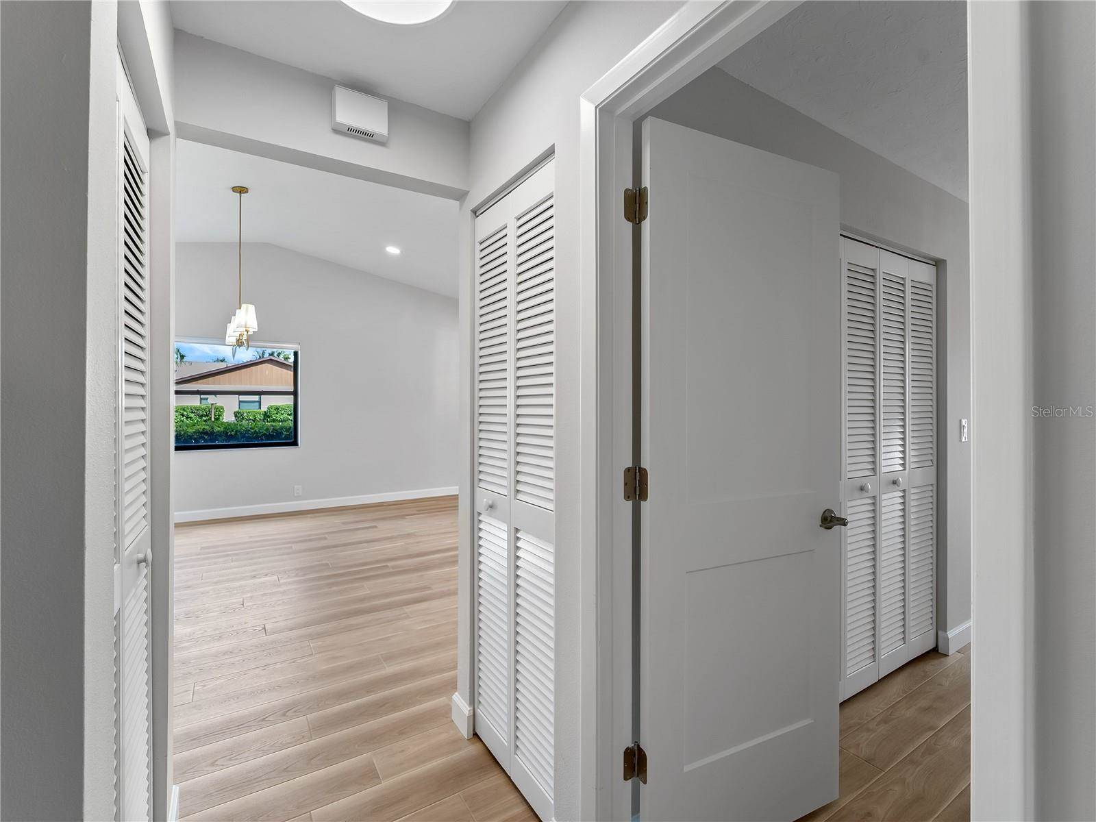 1711 Curry Avenue, Nokomis, FL 34275