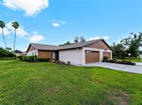 1711 Curry Avenue, Nokomis, FL 34275