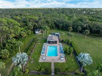 1711 Curry Avenue, Nokomis, FL 34275