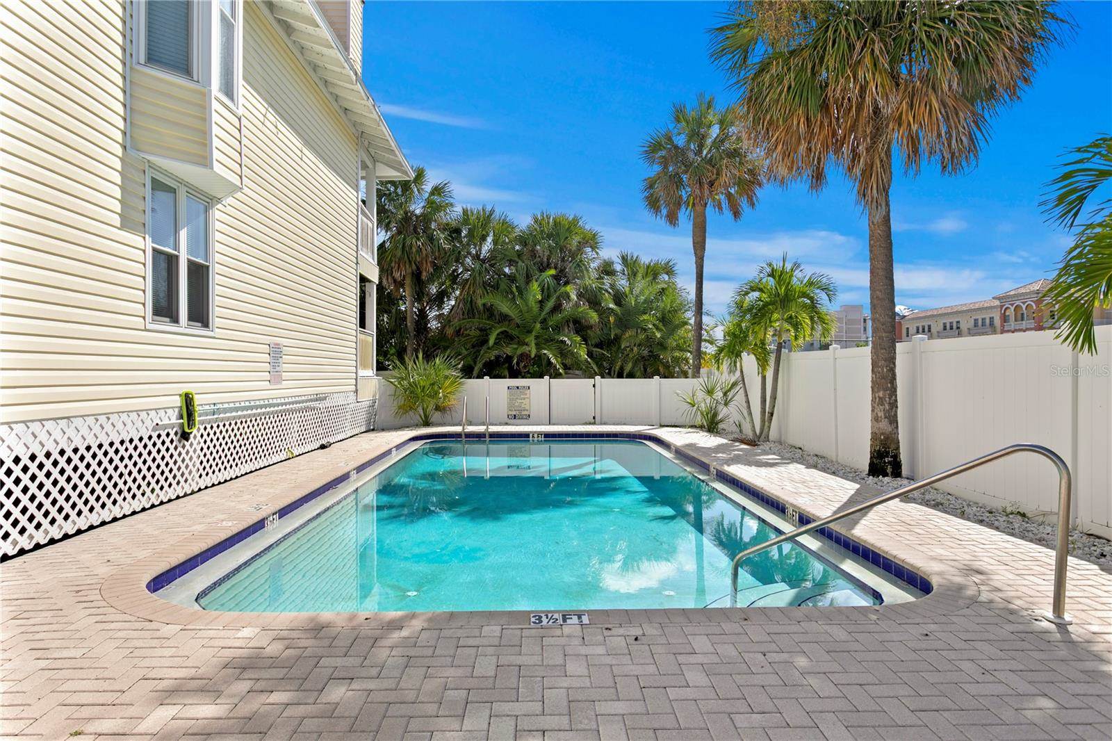 10399 Paradise Boulevard, #106B, Treasure Island, FL 33706