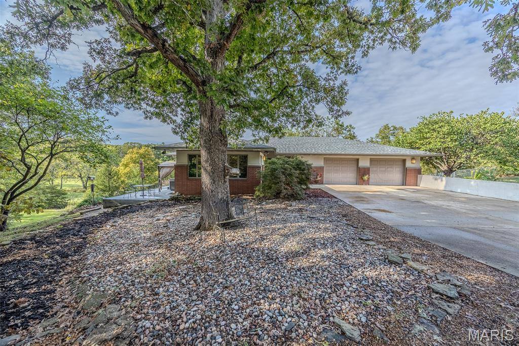 23643 Red Hawk Drive, Lebanon, MO 65536