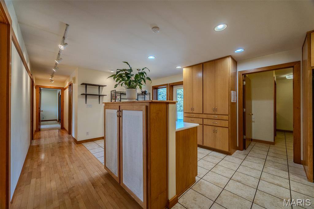 23643 Red Hawk Drive, Lebanon, MO 65536