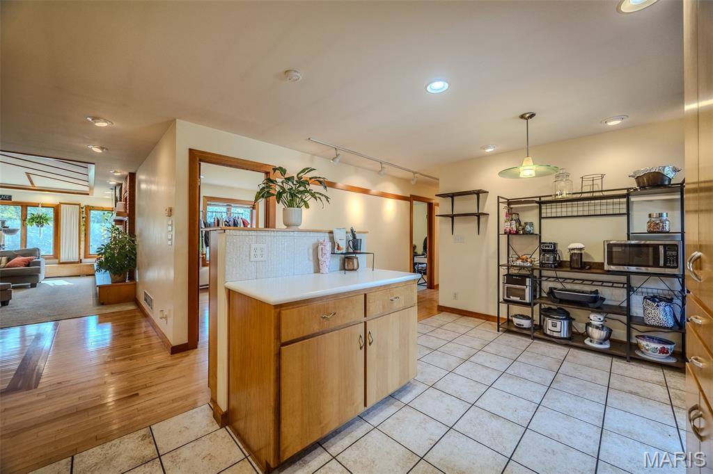 23643 Red Hawk Drive, Lebanon, MO 65536