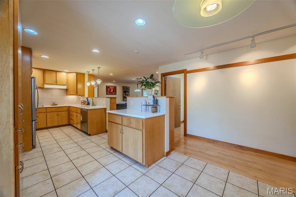 23643 Red Hawk Drive, Lebanon, MO 65536