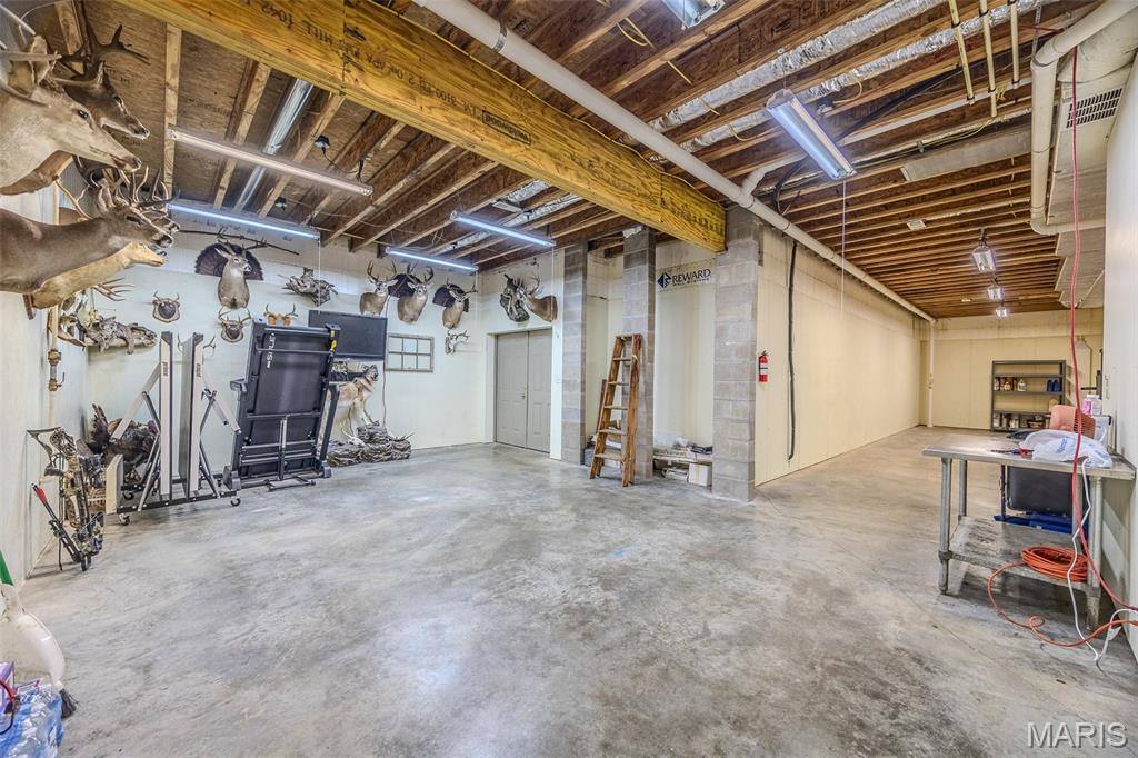 23643 Red Hawk Drive, Lebanon, MO 65536