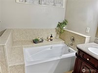 61 Willow Pointe Loop, Longview, WA 98632