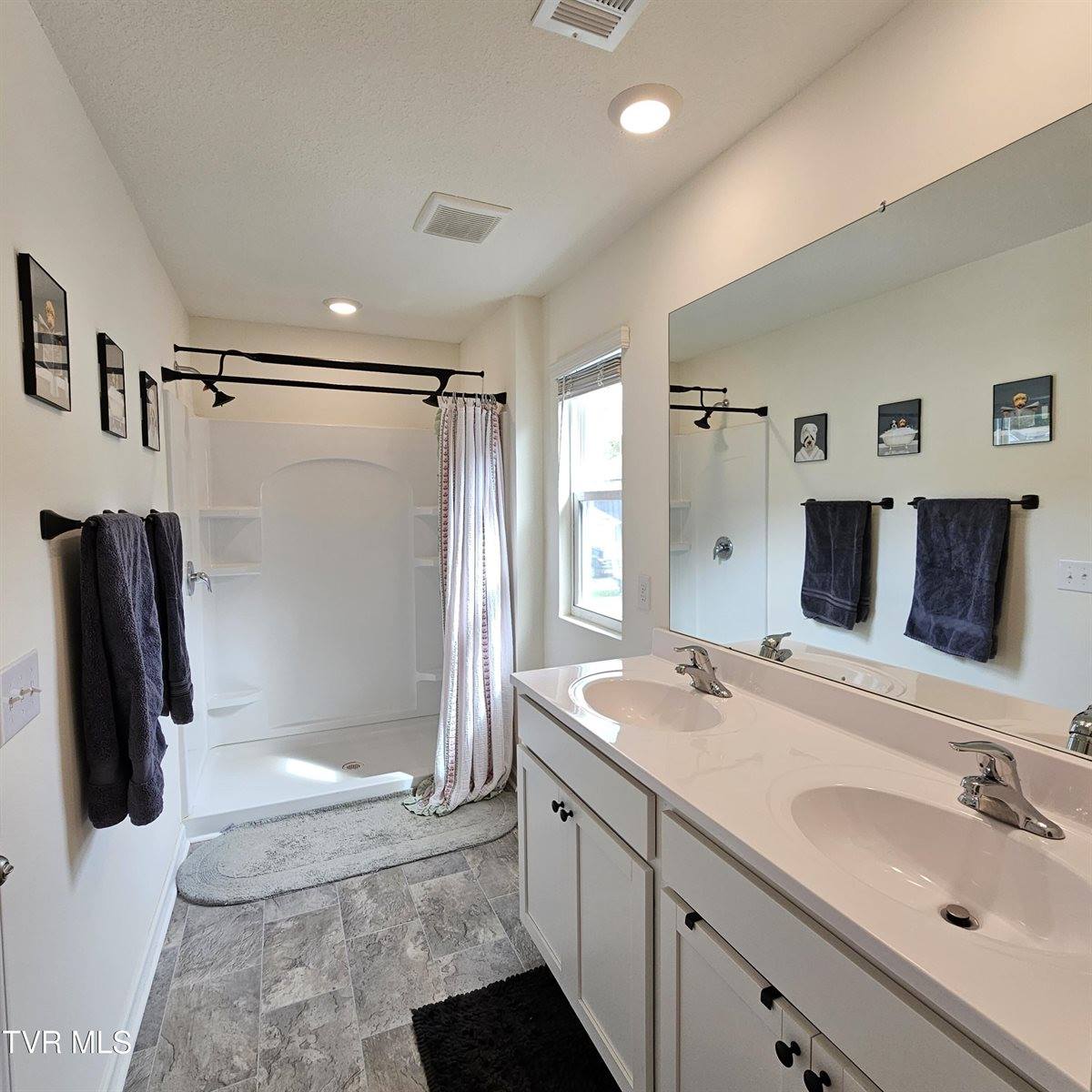 1070 Clearwater Lane, Johnson City, TN 37601