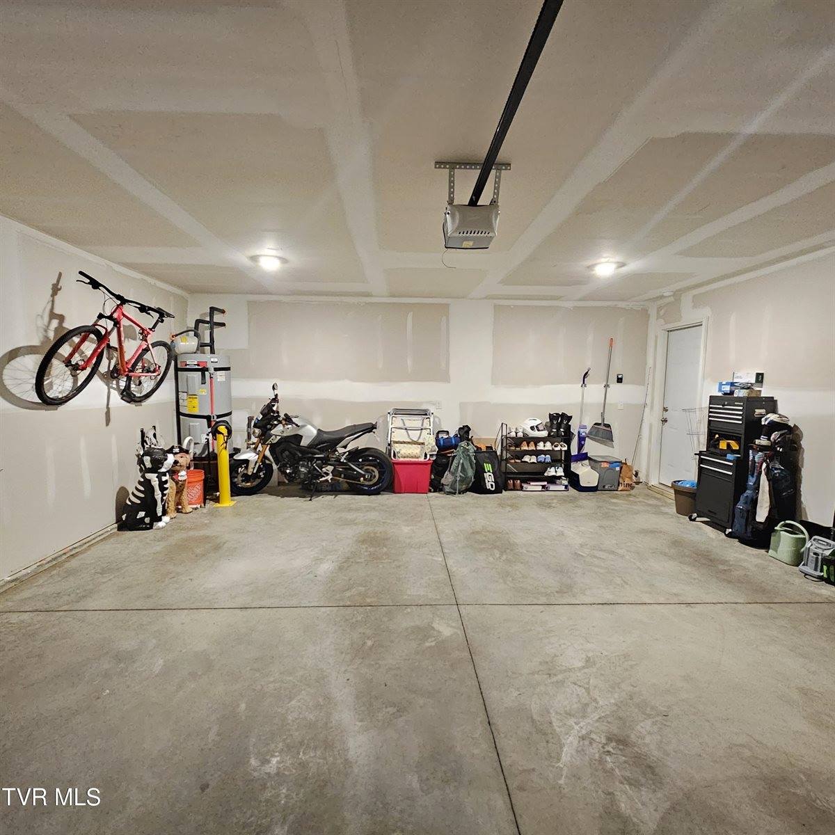 1070 Clearwater Lane, Johnson City, TN 37601