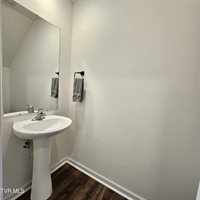 1070 Clearwater Lane, Johnson City, TN 37601