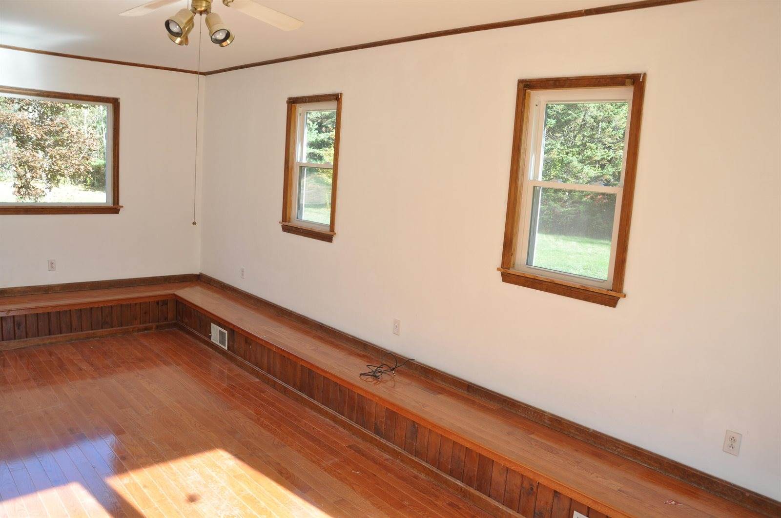 330 Stream Road, Winterport, ME 04496