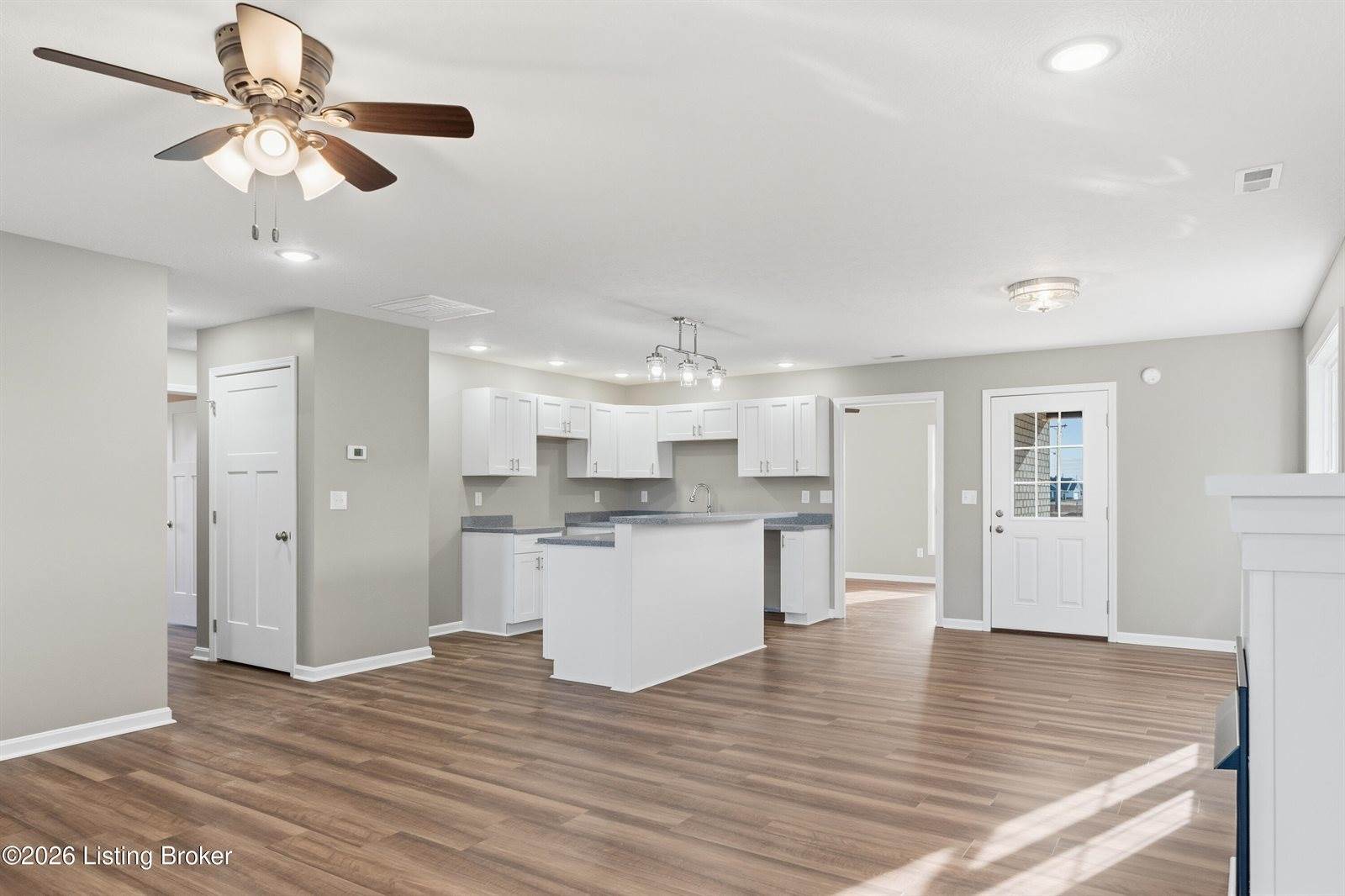 15 Paislynne Ct, Brandenburg, KY 40108