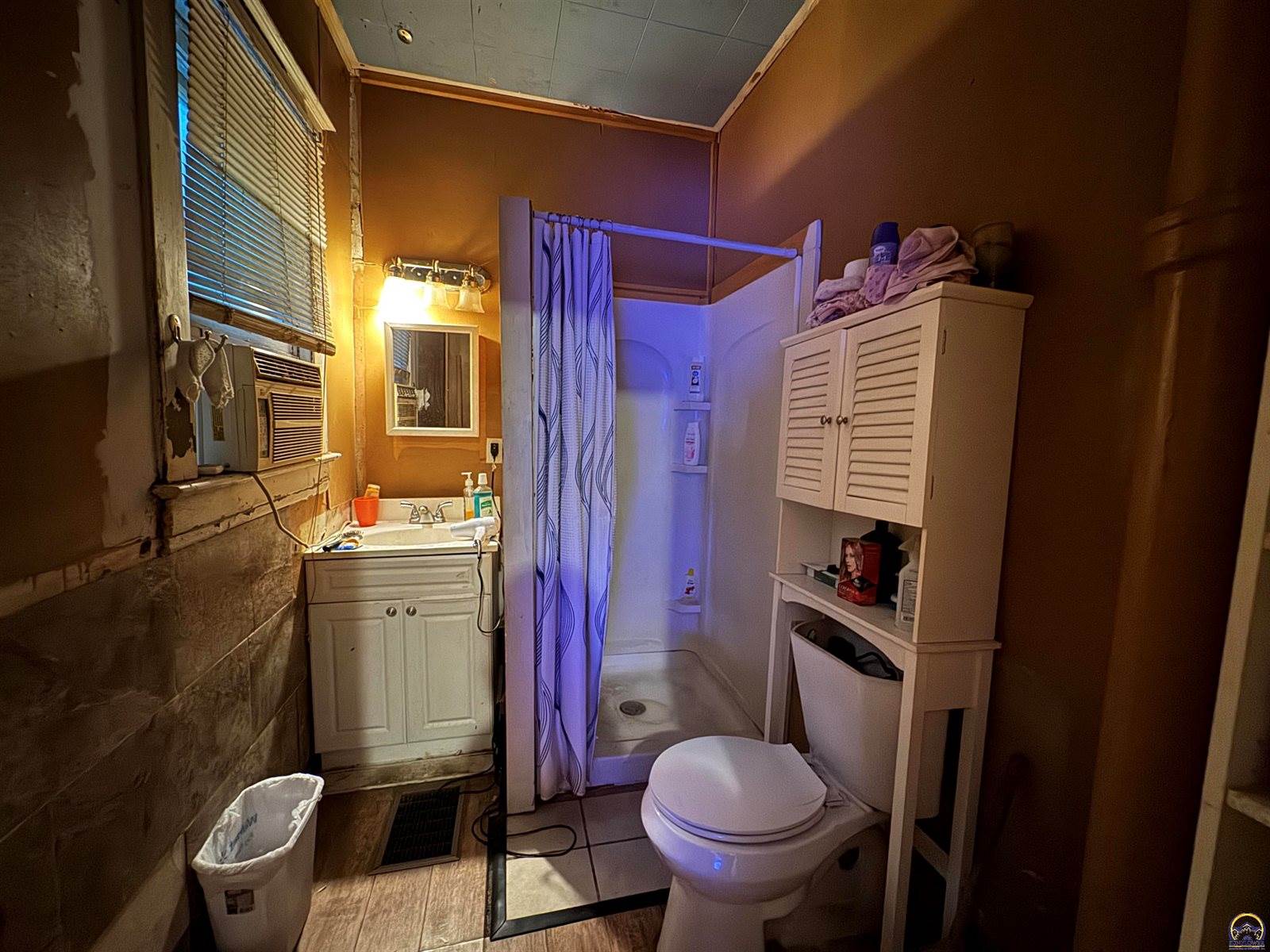 1630 SW Buchanan ST, Topeka, KS 66604