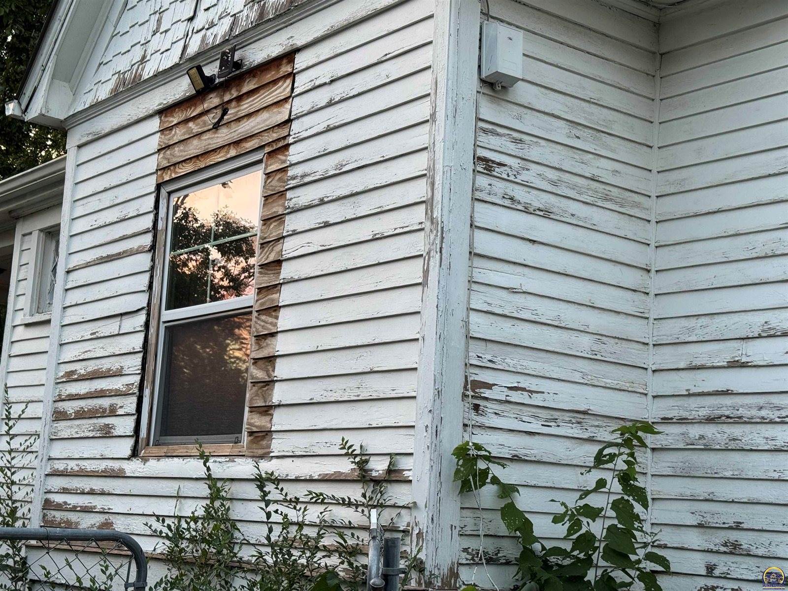 1630 SW Buchanan ST, Topeka, KS 66604