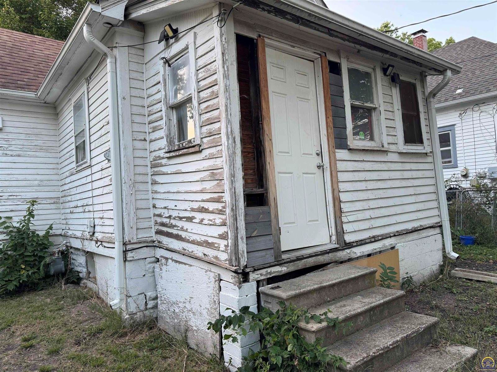 1630 SW Buchanan ST, Topeka, KS 66604