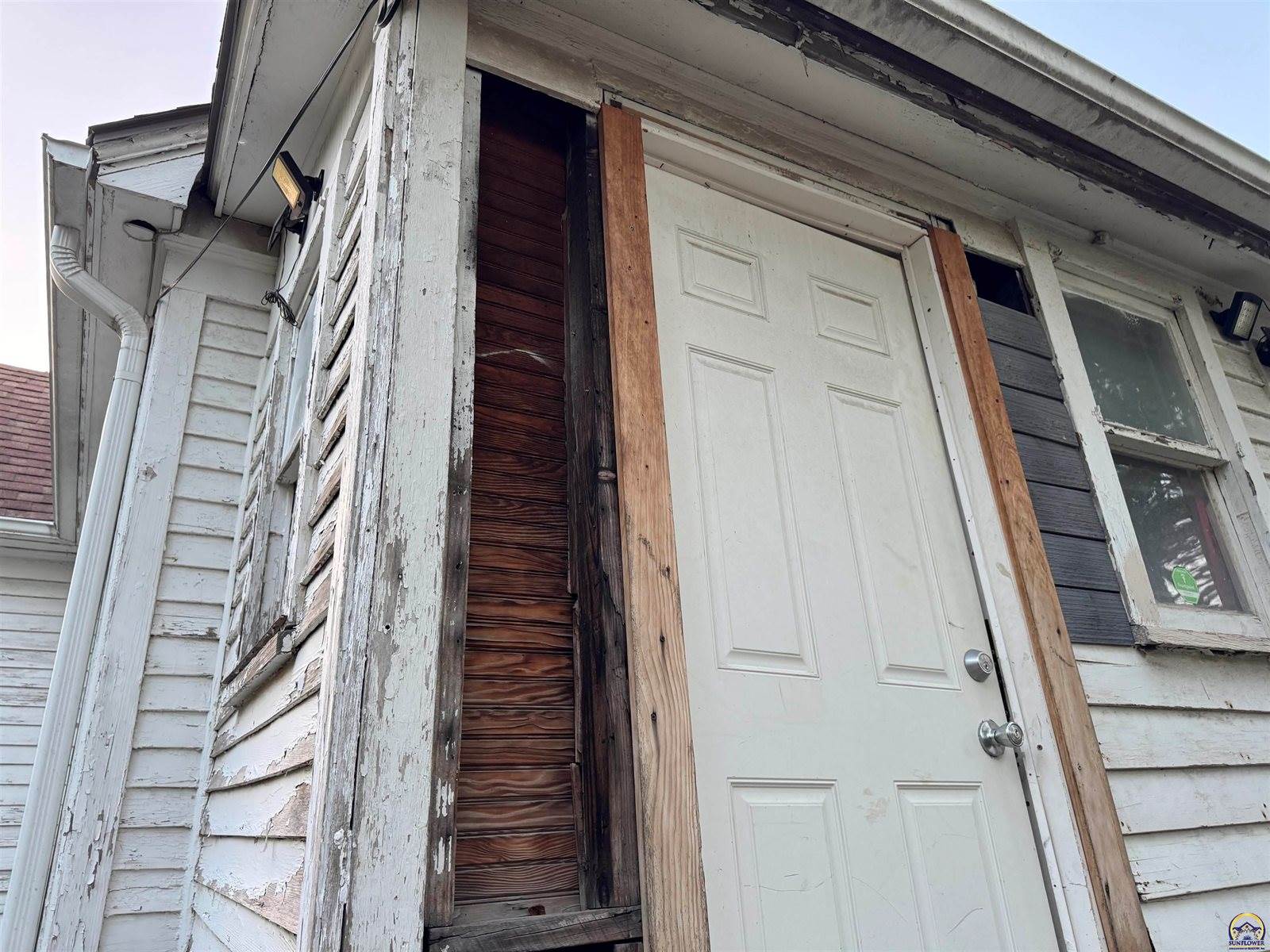 1630 SW Buchanan ST, Topeka, KS 66604