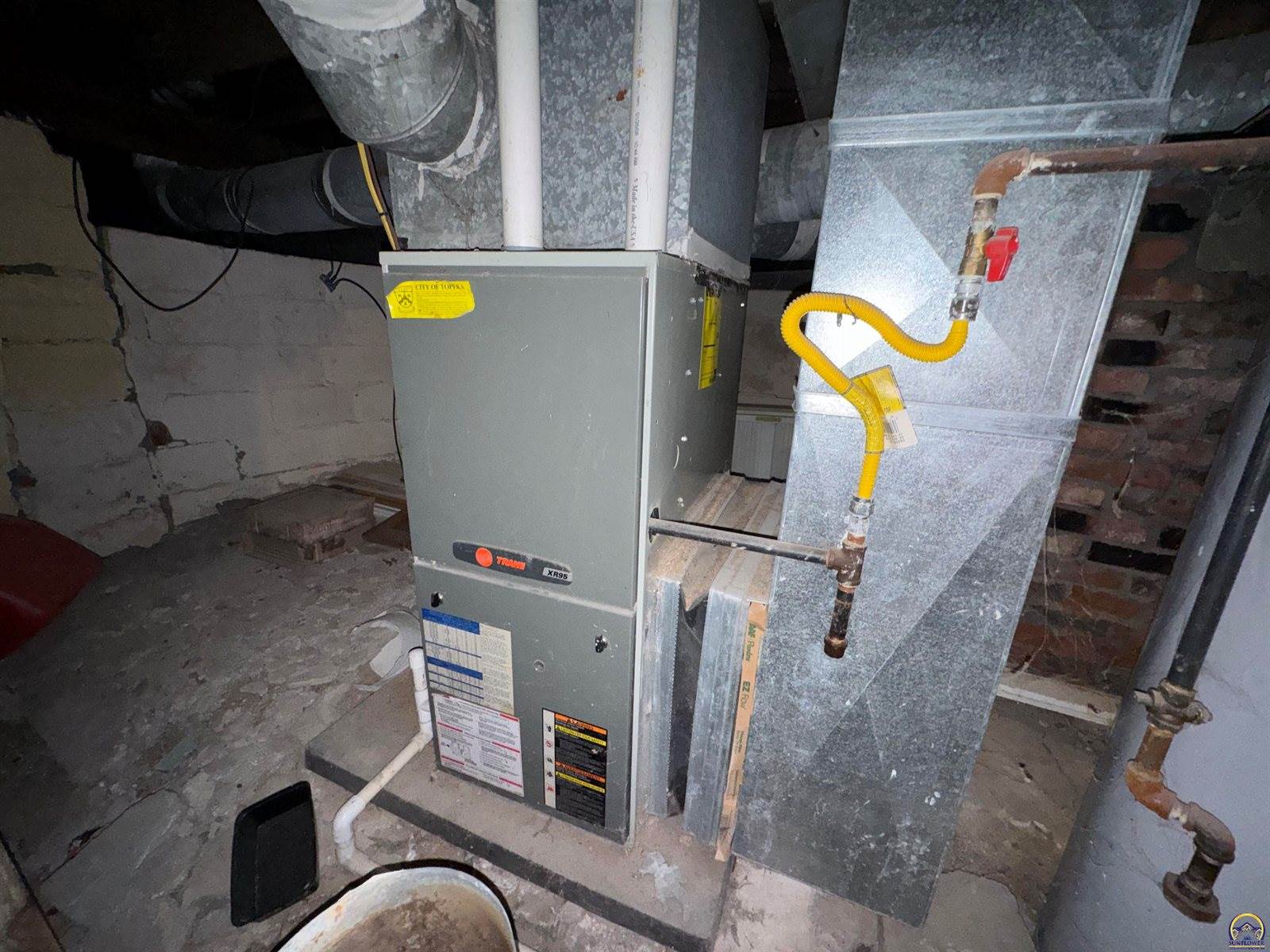 1630 SW Buchanan ST, Topeka, KS 66604