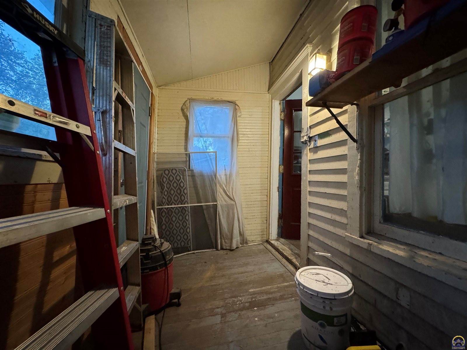 1630 SW Buchanan ST, Topeka, KS 66604