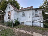1630 SW Buchanan ST, Topeka, KS 66604