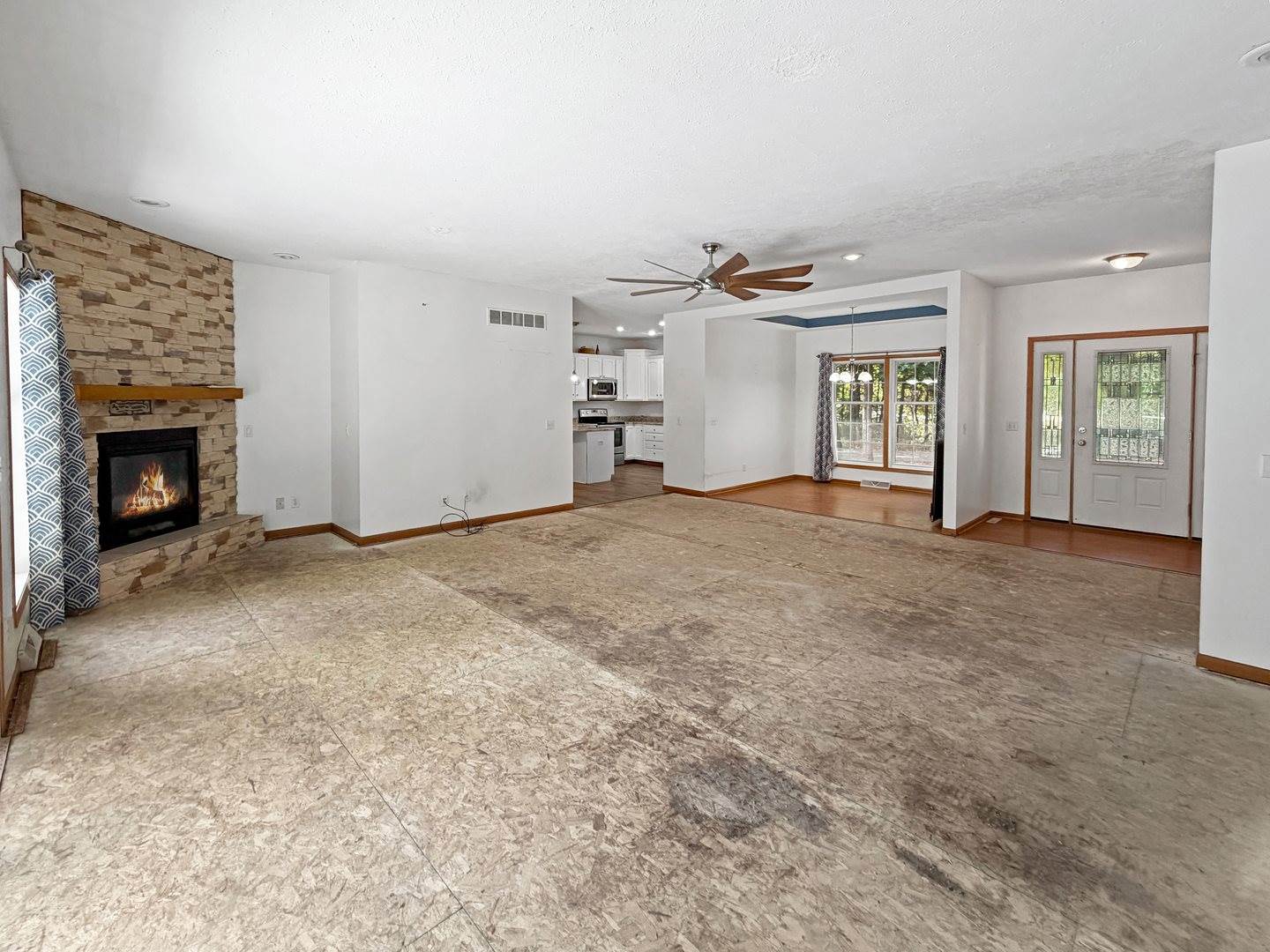 4842 East Il Route 72, Byron, IL 61010