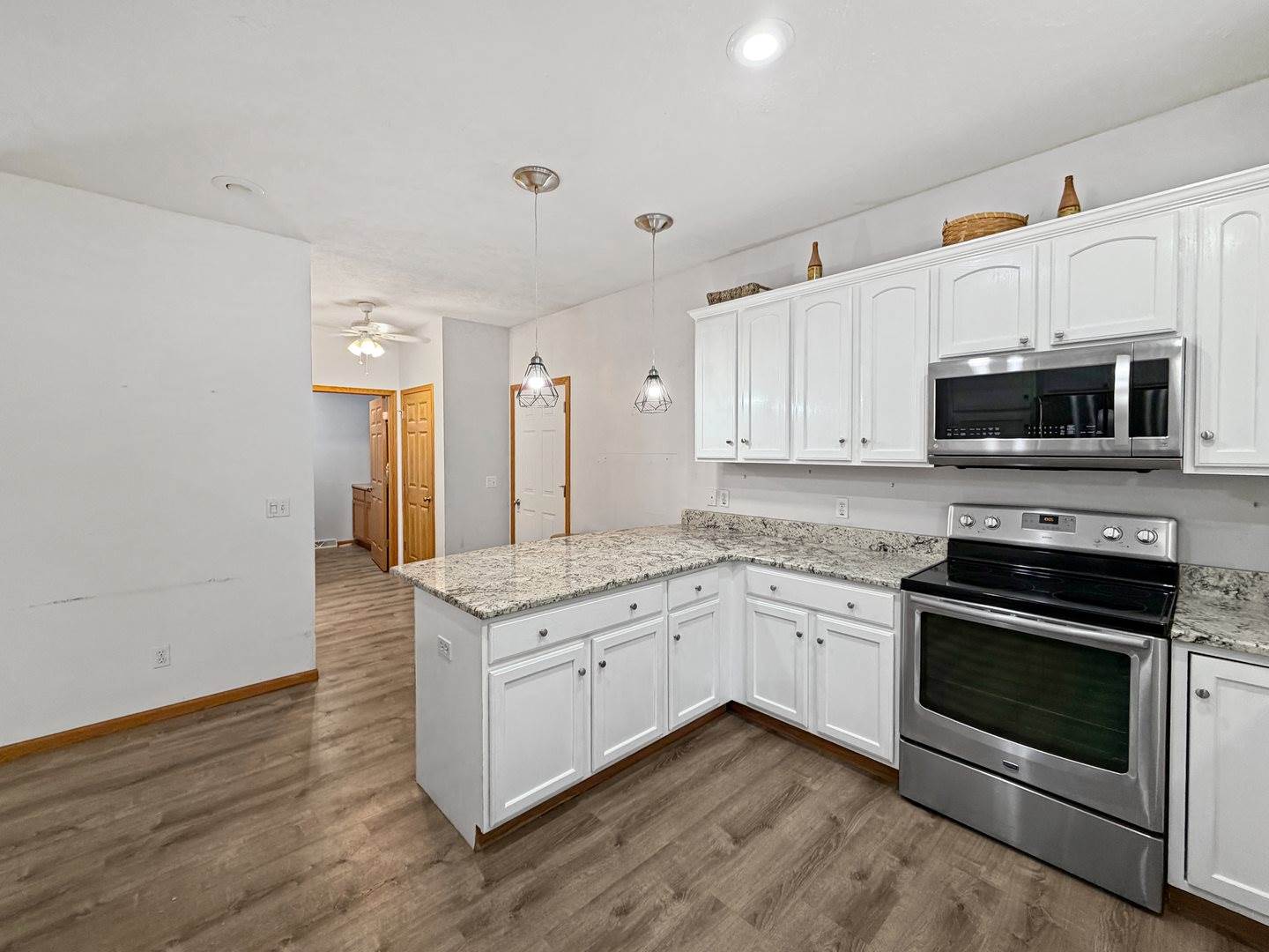 4842 East Il Route 72, Byron, IL 61010