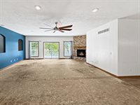 4842 East Il Route 72, Byron, IL 61010