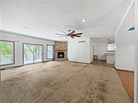 4842 East Il Route 72, Byron, IL 61010