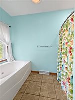 4842 East Il Route 72, Byron, IL 61010