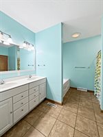 4842 East Il Route 72, Byron, IL 61010