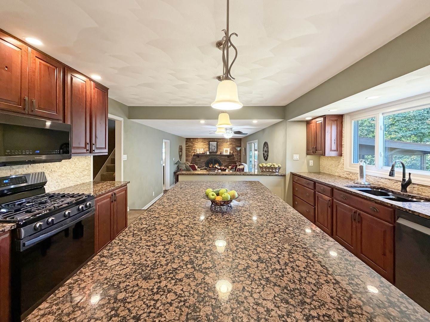 1712 Wood Street, Freeport, IL 61032