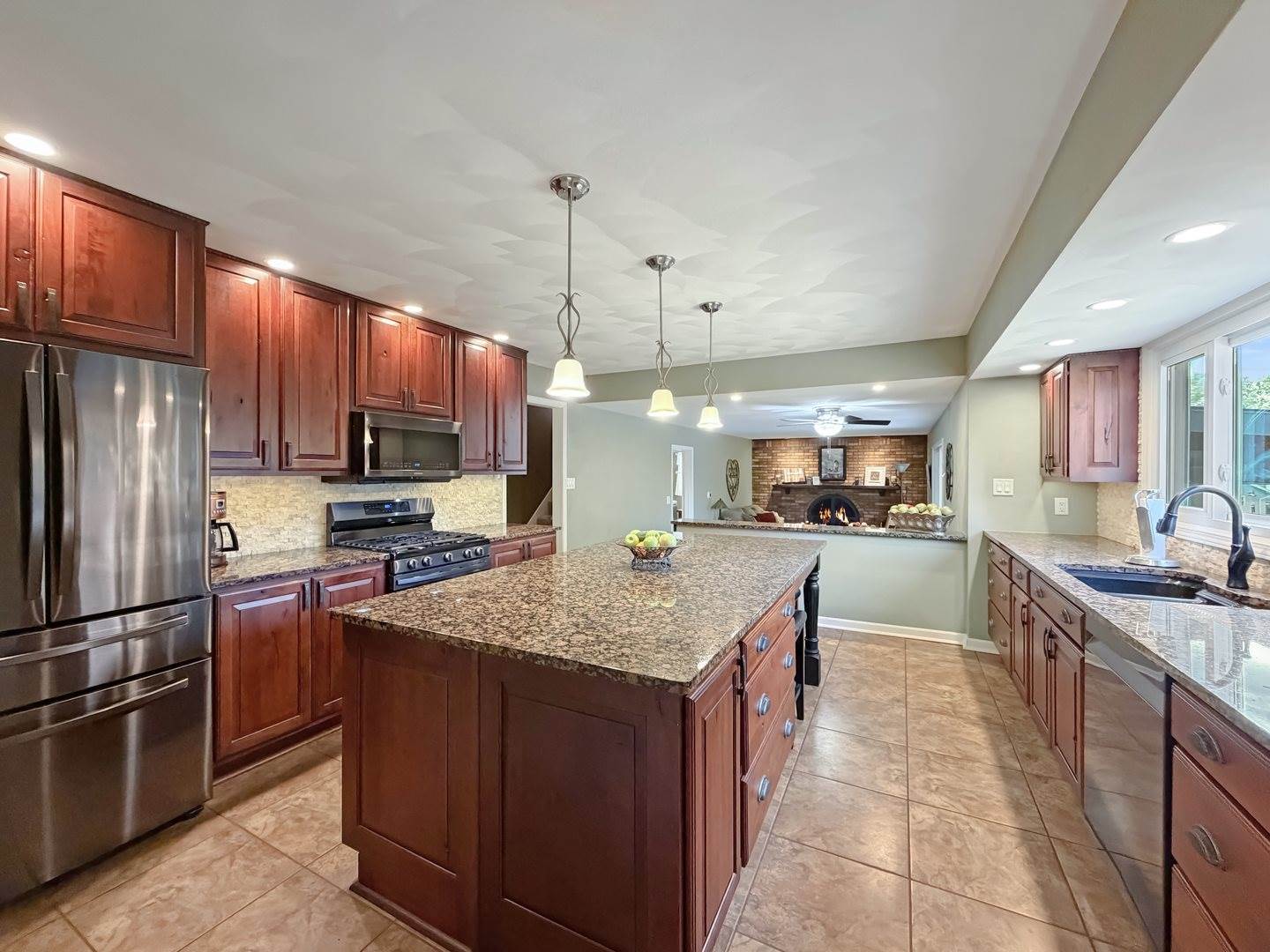 1712 Wood Street, Freeport, IL 61032