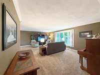 1712 Wood Street, Freeport, IL 61032