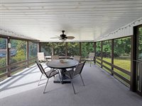 1712 Wood Street, Freeport, IL 61032