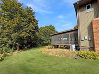 1712 Wood Street, Freeport, IL 61032