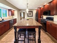 1712 Wood Street, Freeport, IL 61032