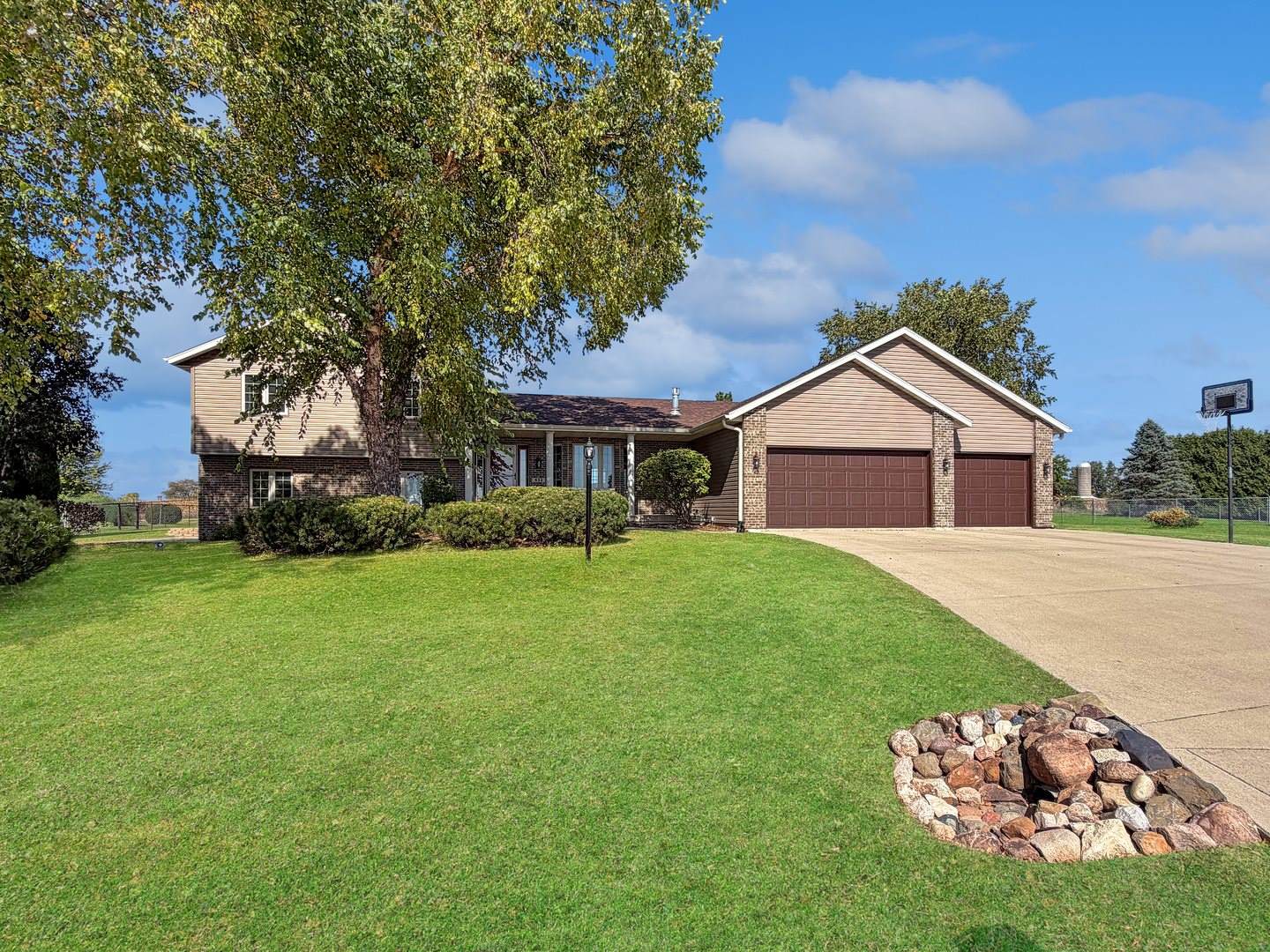 433 Bostian Court, Orangeville, IL 61060