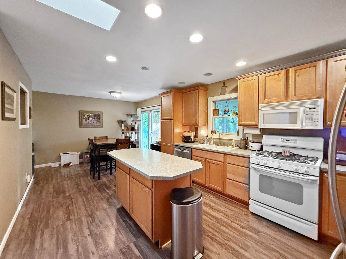 585 Knollwood Road, Davis, IL 61019