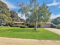 1460 Bolkinwood Drive, Freeport, IL 61032