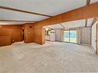 1460 Bolkinwood Drive, Freeport, IL 61032