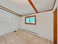 1460 Bolkinwood Drive, Freeport, IL 61032